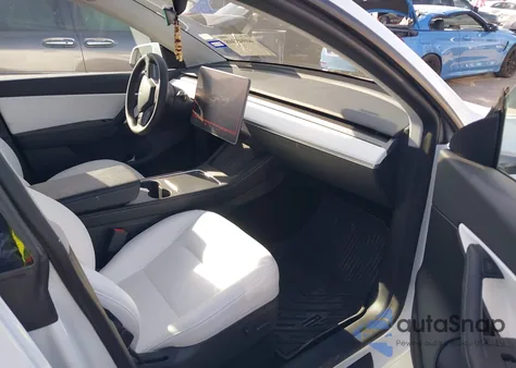 2022 Tesla Model Y Performance Dual Motor All-Wheel Drive from USA, damaged, VIN 7SAYGDEF1NF459603